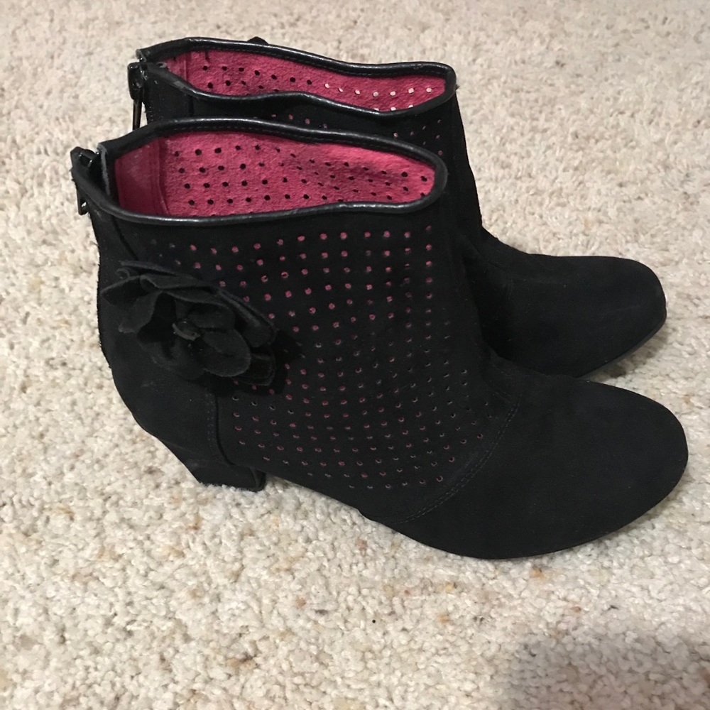 Girls boots